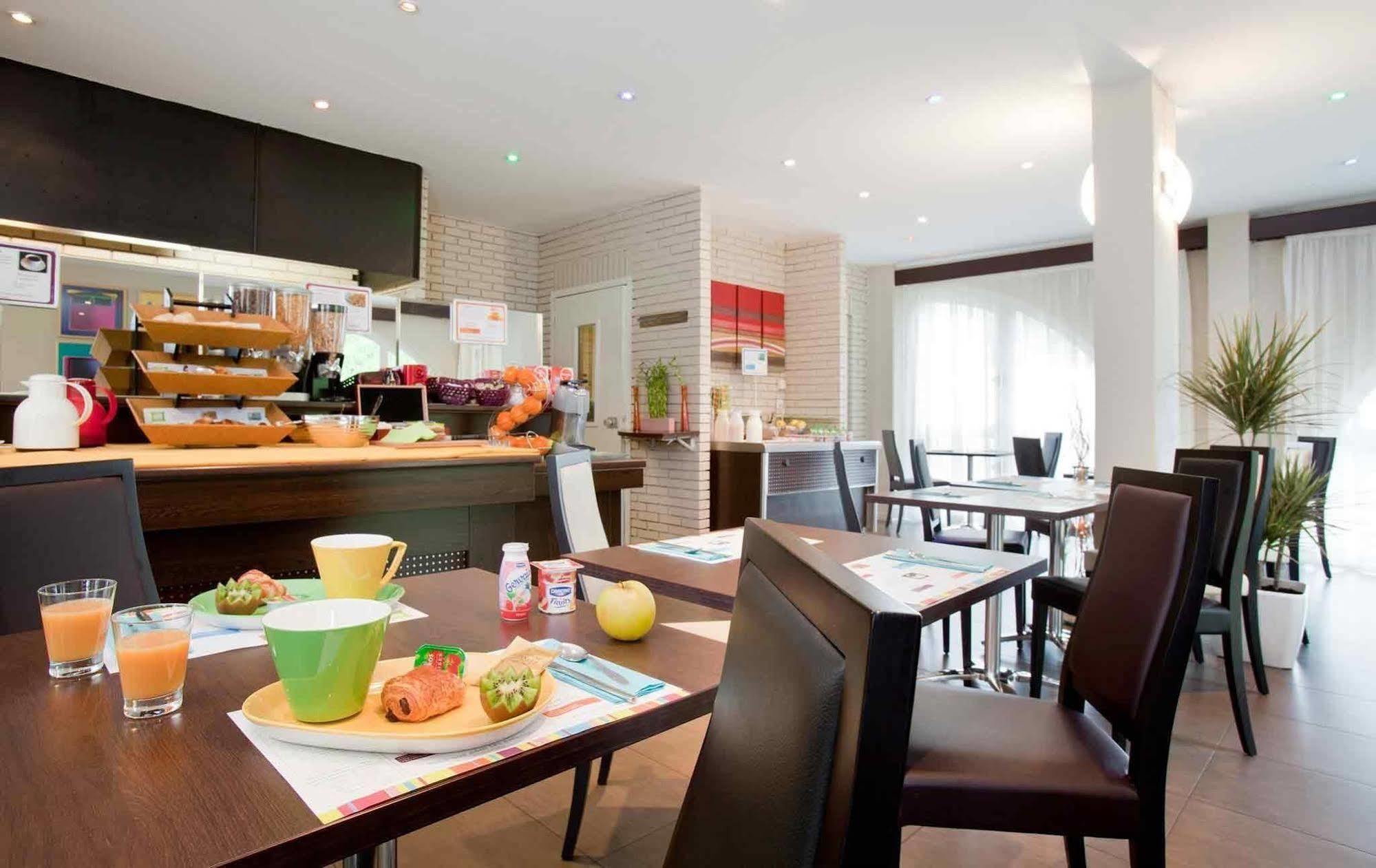 ไอบิส สไตล์ เบลฟอร์ต ซองทร์ Hotel แบลฟอร์ ภายนอก รูปภาพ